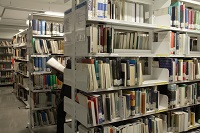 Accés lliure als prestatges de la Biblioteca