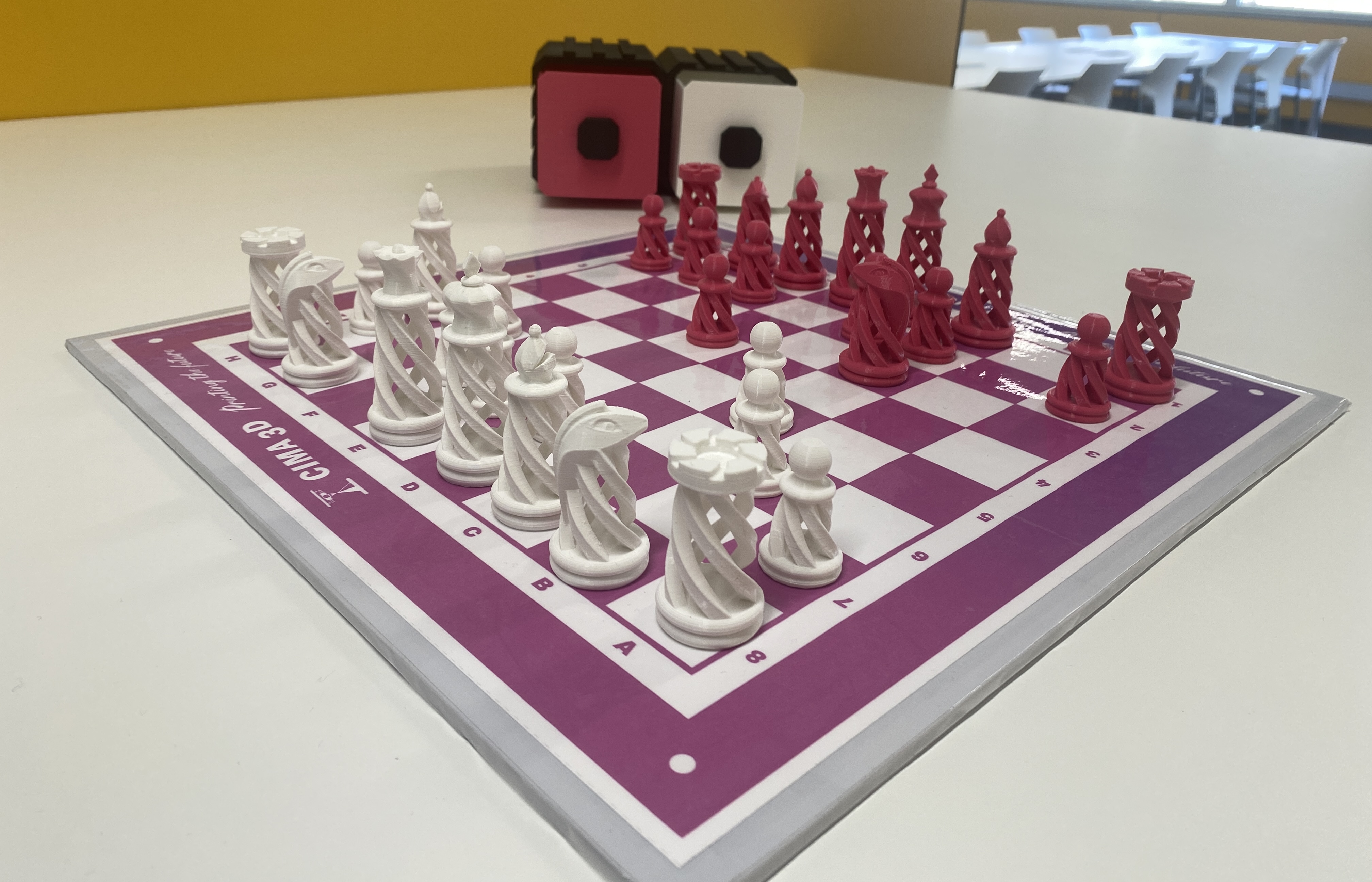 Nous taulers i peces d'escacs de CIMA 3D